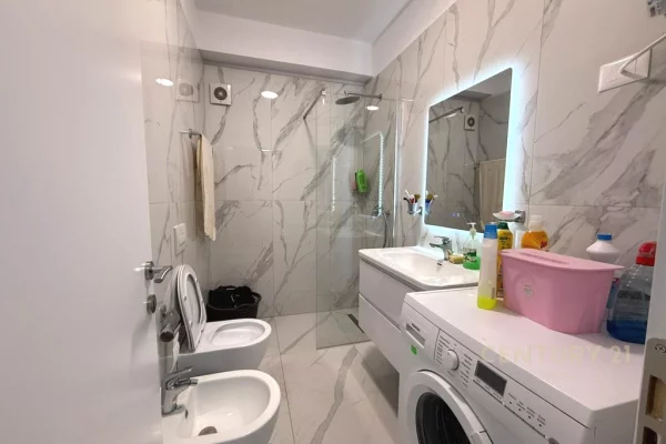 Shtepi ne shitje Apartament ne Tirane, 2+1, Mobilimi E mobiluar, Pagesa 155,000  Euro.