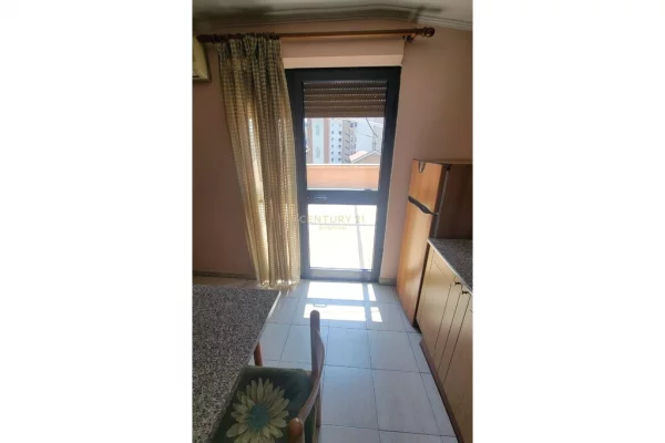 Shtepi ne shitje Duplex(shtepi me 2 kate) ne Tirane, 1+1, Mobilimi E mobiluar, Pagesa 230,000  Euro.