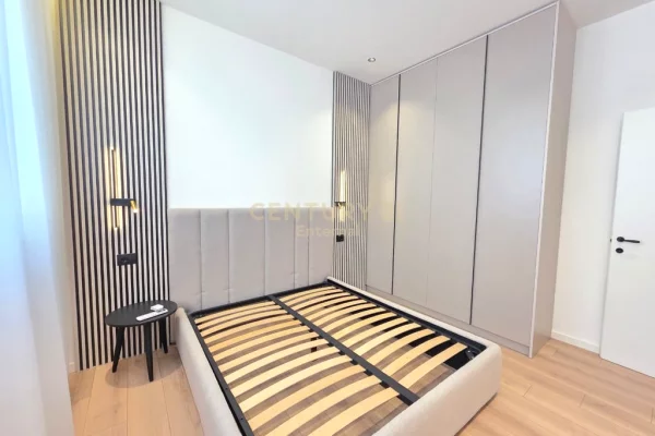 Shtepi ne shitje Apartament ne Tirane, 1+1, Mobilimi E mobiluar, Pagesa 122,000  Euro.