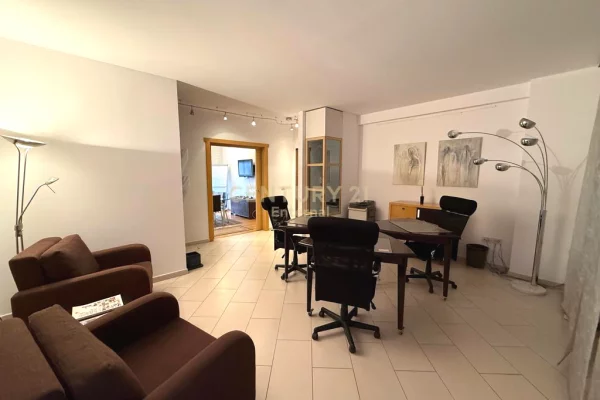 Business Property for Rent 3+1 in Tirana - 1,100 Euro
