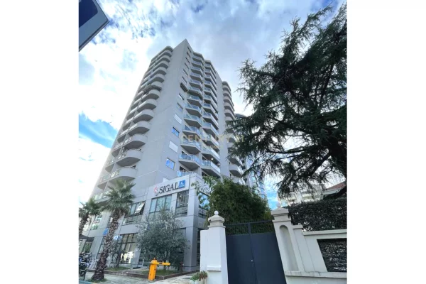 Business Property for Rent 3+1 in Tirana - 10,000 Euro