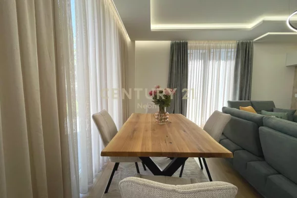 Shtepi me qera Duplex(shtepi me 2 kate) ne Tirane, 3+1, Mobilimi E mobiluar, Pagesa 2,300  Euro.