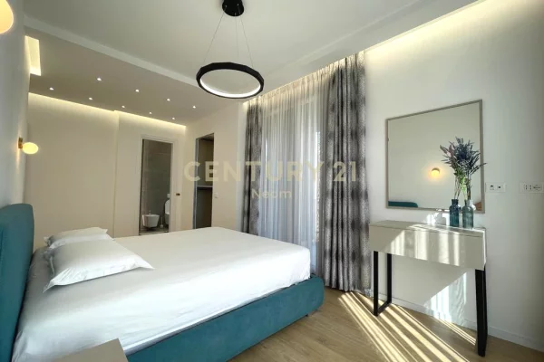 Shtepi me qera Duplex(shtepi me 2 kate) ne Tirane, 3+1, Mobilimi E mobiluar, Pagesa 2,300  Euro.