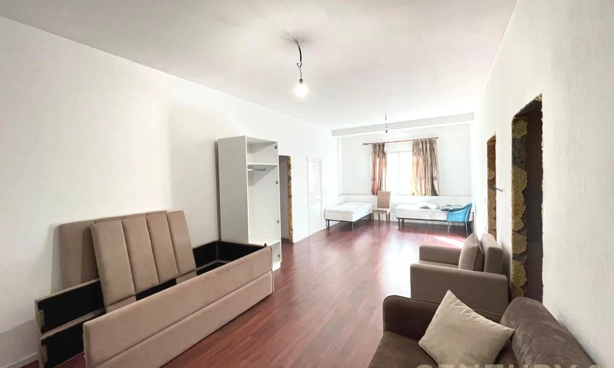 Shtepi me qera Vila Luksoze ne Tirane, 7+1, Mobilimi E mobiluar, Pagesa 6,500  Euro.