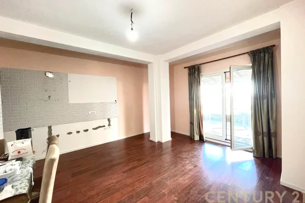 Shtepi me qera Vila Luksoze ne Tirane, 7+1, Mobilimi E mobiluar, Pagesa 6,500  Euro.