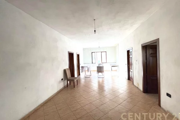 Shtepi me qera Vila Luksoze ne Tirane, 7+1, Mobilimi E mobiluar, Pagesa 6,500  Euro.