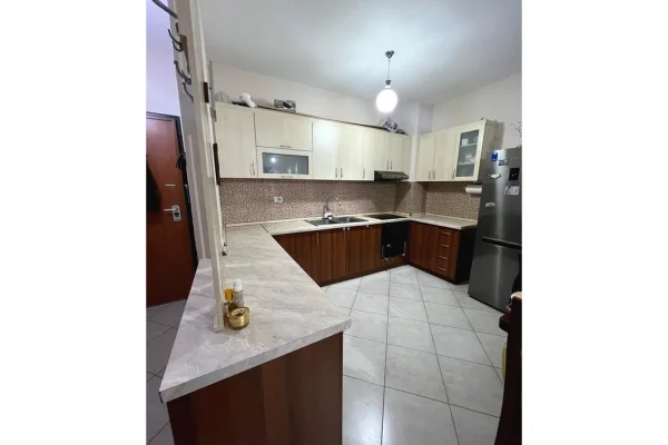 Shtepi me qera 1+1 ne Tirane - 400 Euro