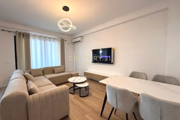 Shtepi me qera 2+1 ne Tirane - 800 Euro