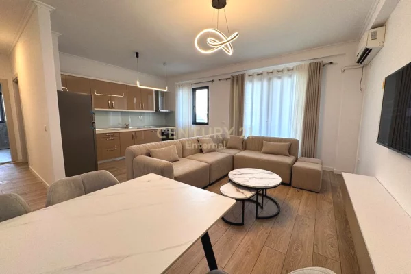 Shtepi me qera 2+1 ne Tirane - 800 Euro