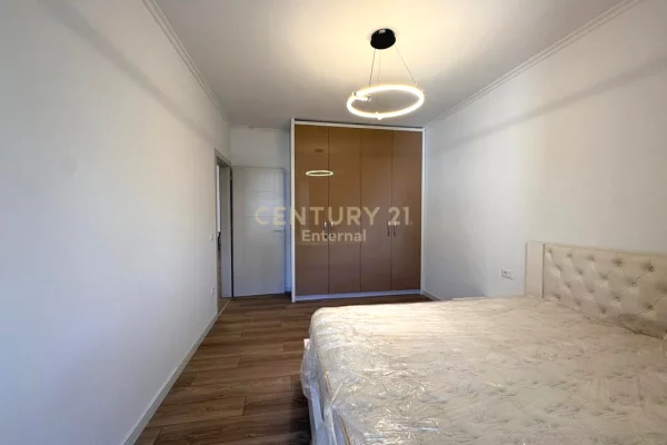 Shtepi me qera Apartament ne Tirane, 2+1, Mobilimi E mobiluar, Pagesa 800  Euro.