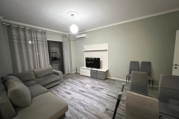 Shtepi me qera 2+1 ne Tirane - 550 Euro