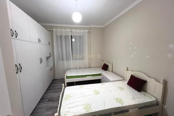 Shtepi me qera Apartament ne Tirane, 2+1, Mobilimi E mobiluar, Pagesa 550  Euro.