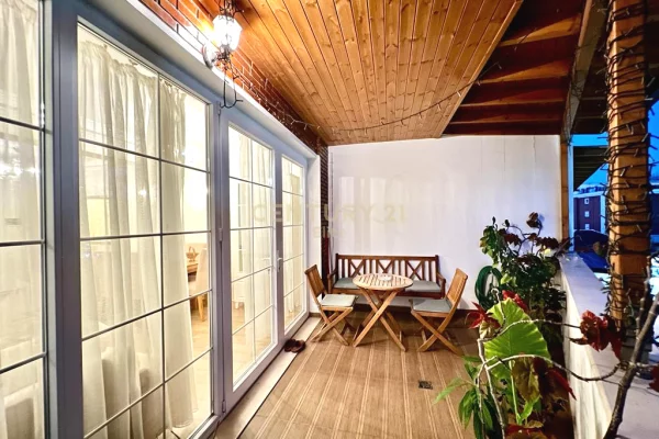 Shtepi me qera Apartament ne Tirane, 2+1, Mobilimi E mobiluar, Pagesa 1,250  Euro.