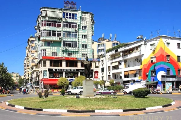 Ambient biznesi ne shitje 3+1 ne Tirane - 1,000,000 Euro