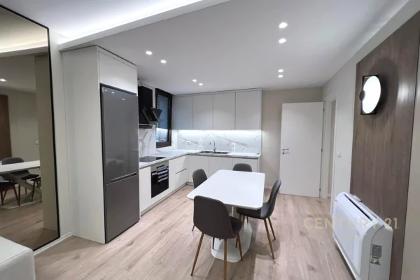 Shtepi me qera Apartament ne Tirane, 1+1, Mobilimi E mobiluar, Pagesa 1,000  Euro.