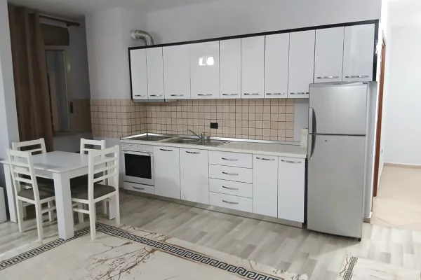 Shtepi me qera Apartament ne Tirane, 2+1, Mobilimi E mobiluar, Pagesa 700  Euro.