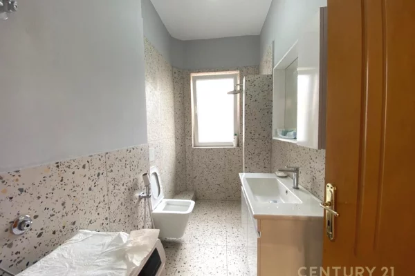 Shtepi me qera 2+1 ne Tirane - 600 Euro