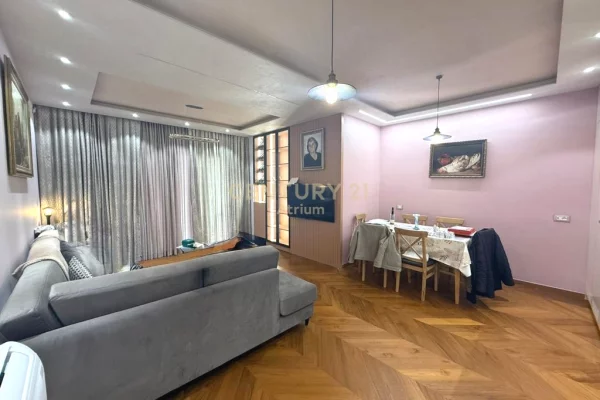Shtepi ne shitje 1+1 ne Tirane - 305,000 Euro
