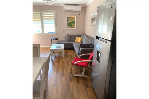 Shtepi me qera Apartament ne Tirane, 1+1, Mobilimi E mobiluar, Pagesa 750  Euro.