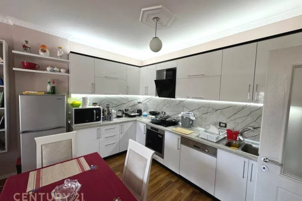 Shtepi me qera 1+1 ne Tirane - 750 Euro