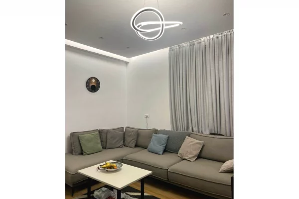 Shtepi me qera 2+1 ne Tirane - 85,000 Leke