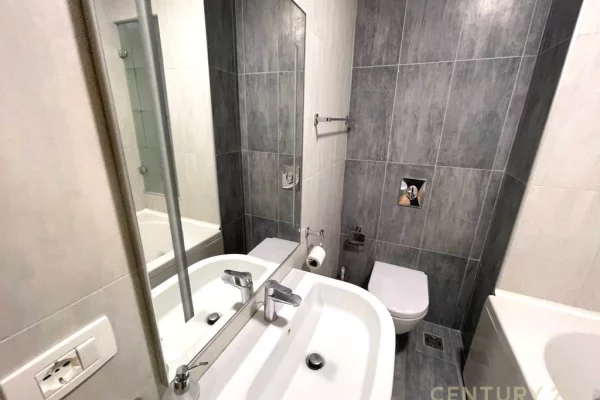 Shtepi me qera Apartament ne Tirane, 2+1, Mobilimi E mobiluar, Pagesa 1,300  Euro.