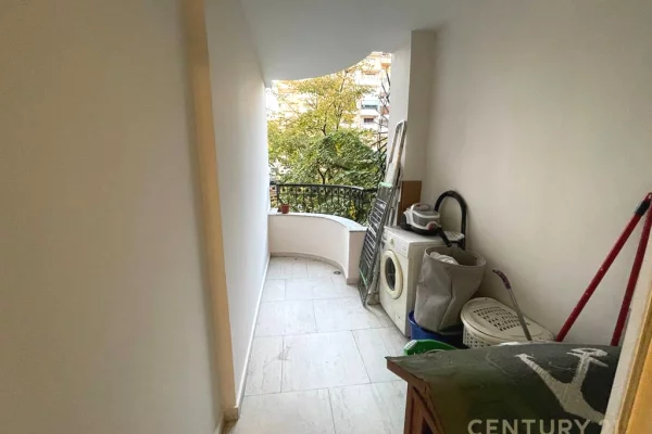 Shtepi me qera Apartament ne Tirane, 2+1, Mobilimi E mobiluar, Pagesa 1,300  Euro.