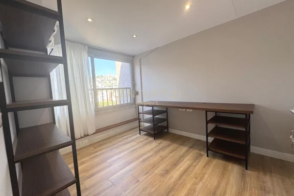 Shtepi me qera Duplex(shtepi me 2 kate) ne Tirane, 3+1, Mobilimi E mobiluar, Pagesa 2,000  Euro.