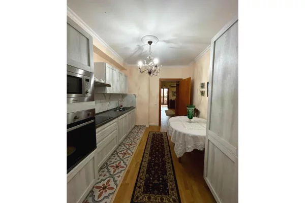 Shtepi me qera Apartament ne Tirane, 2+1, Mobilimi E mobiluar, Pagesa 1,200  Euro.