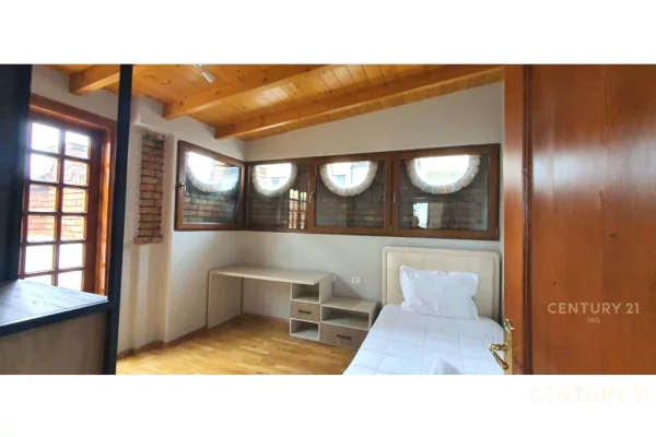 Shtepi ne shitje Apartament ne Tirane, 3+1, Mobilimi Bosh, pa mobiluar, Pagesa 550,000  Euro.