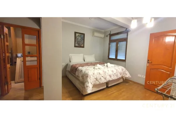 Shtepi ne shitje Apartament ne Tirane, 3+1, Mobilimi Bosh, pa mobiluar, Pagesa 550,000  Euro.