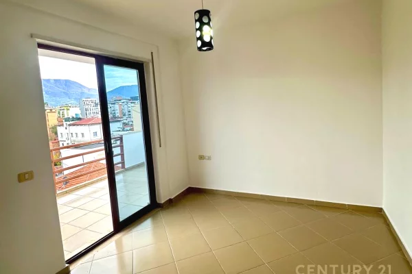 Shtepi me qera 3+1 ne Tirane - 700 Euro