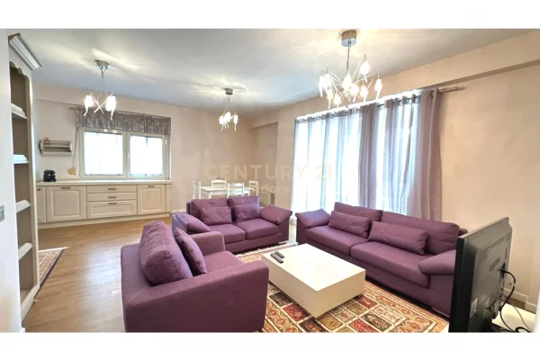 Shtepi me qera 2+1 ne Tirane - 900 Euro