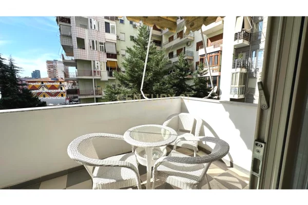 Shtepi me qera Apartament ne Tirane, 2+1, Mobilimi E mobiluar, Pagesa 900  Euro.