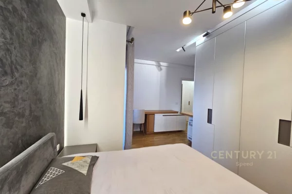 Shtepi me qera 2+1 ne Tirane - 1,350 Euro