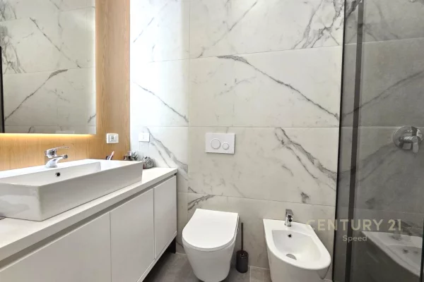 Shtepi me qera Apartament ne Tirane, 2+1, Mobilimi E mobiluar, Pagesa 1,350  Euro.