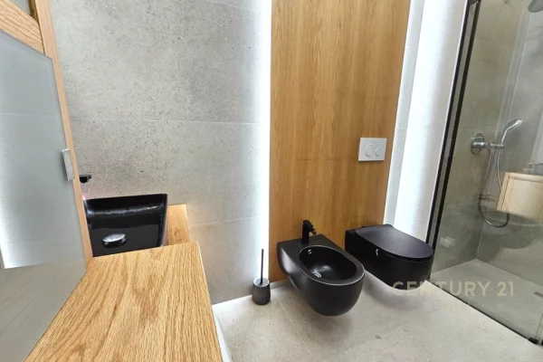 Shtepi me qera Apartament ne Tirane, 2+1, Mobilimi E mobiluar, Pagesa 1,350  Euro.