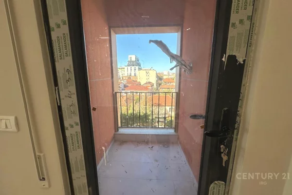 Shtepi ne shitje Apartament ne Tirane, 2+1, Mobilimi Bosh, pa mobiluar, Pagesa 210,000  Euro.