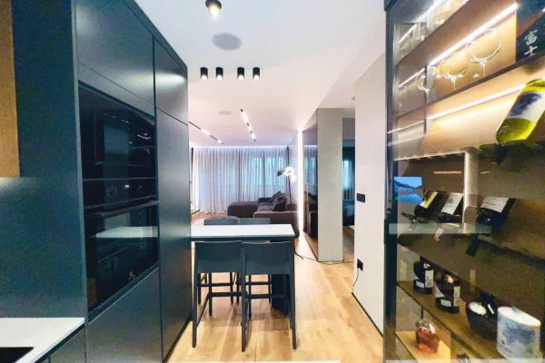 Shtepi ne shitje Apartament ne Tirane, 2+1, Mobilimi E mobiluar, Pagesa 247,000  Euro.