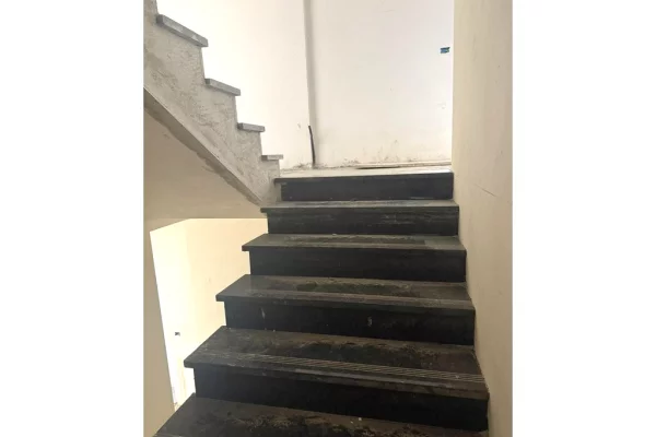 Shtepi ne shitje Apartament ne Tirane, 2+1, Mobilimi Bosh, pa mobiluar, Pagesa 427,000  Euro.