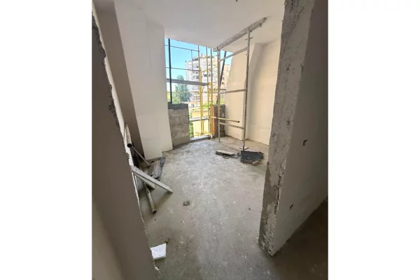 Shtepi ne shitje Apartament ne Tirane, 2+1, Mobilimi Bosh, pa mobiluar, Pagesa 427,000  Euro.