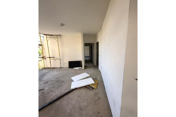 Shtepi ne shitje Apartament ne Tirane, 2+1, Mobilimi Bosh, pa mobiluar, Pagesa 427,000  Euro.