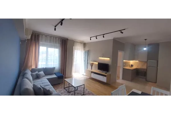 Shtepi me qera 1+1 ne Tirane - 60,000 Leke