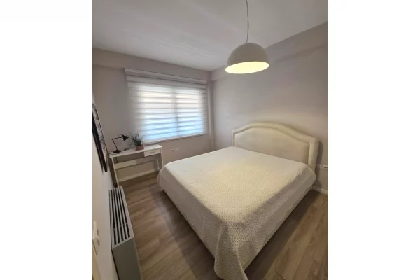 Shtepi me qera Apartament ne Tirane, 2+1, Mobilimi E mobiluar, Pagesa 1,200  Euro.