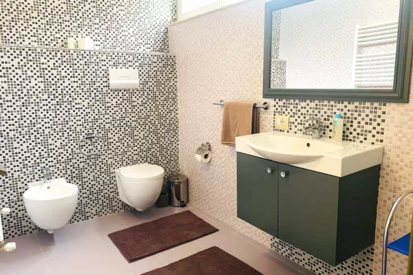 Shtepi ne shitje Apartament ne Tirane, 2+1, Mobilimi E mobiluar, Pagesa 285,000  Euro.