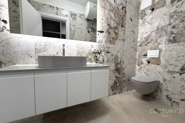 Shtepi ne shitje Apartament ne Tirane, 3+1, Mobilimi E mobiluar, Pagesa 329,000  Euro.