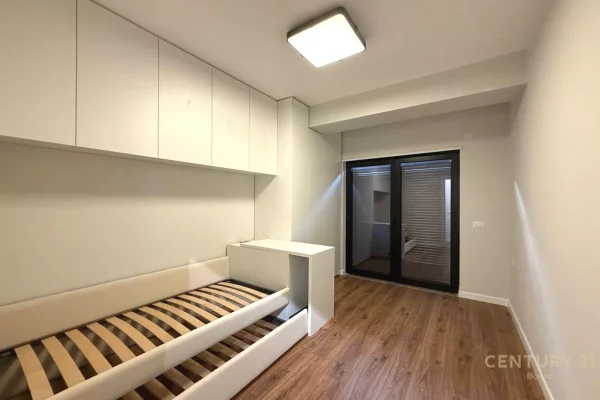 Shtepi ne shitje Apartament ne Tirane, 3+1, Mobilimi E mobiluar, Pagesa 329,000  Euro.