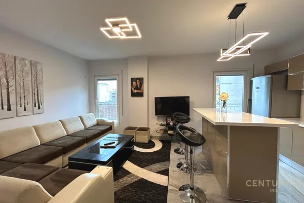 Shtepi me qera 3+1 ne Tirane - 1,100 Euro