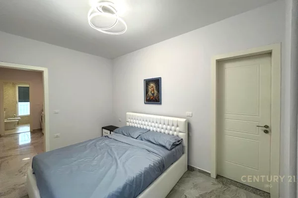 Shtepi me qera Apartament ne Tirane, 3+1, Mobilimi E mobiluar, Pagesa 1,100  Euro.