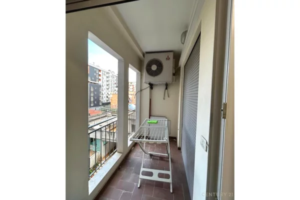 Shtepi me qera Apartament ne Tirane, 3+1, Mobilimi E mobiluar, Pagesa 1,100  Euro.